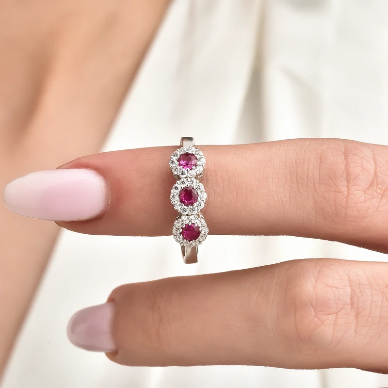 Three Stone Trilogy Ring Image 2